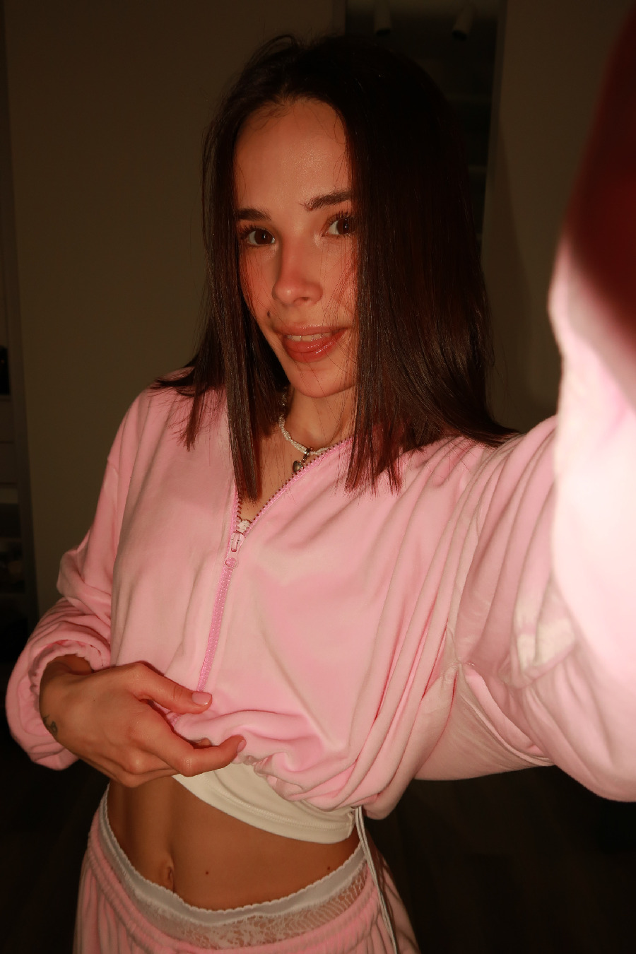 Tina brings the glow — live moments in Bursa